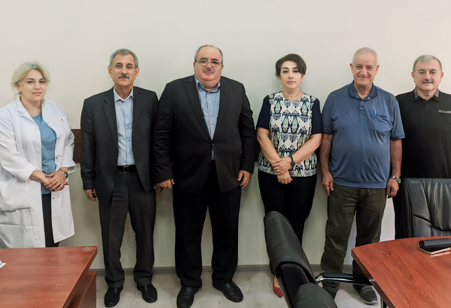 Biofizika İnstitutunda elmi-tədqiqat proqramları ilə bağlı müzakirələr aparılıb
