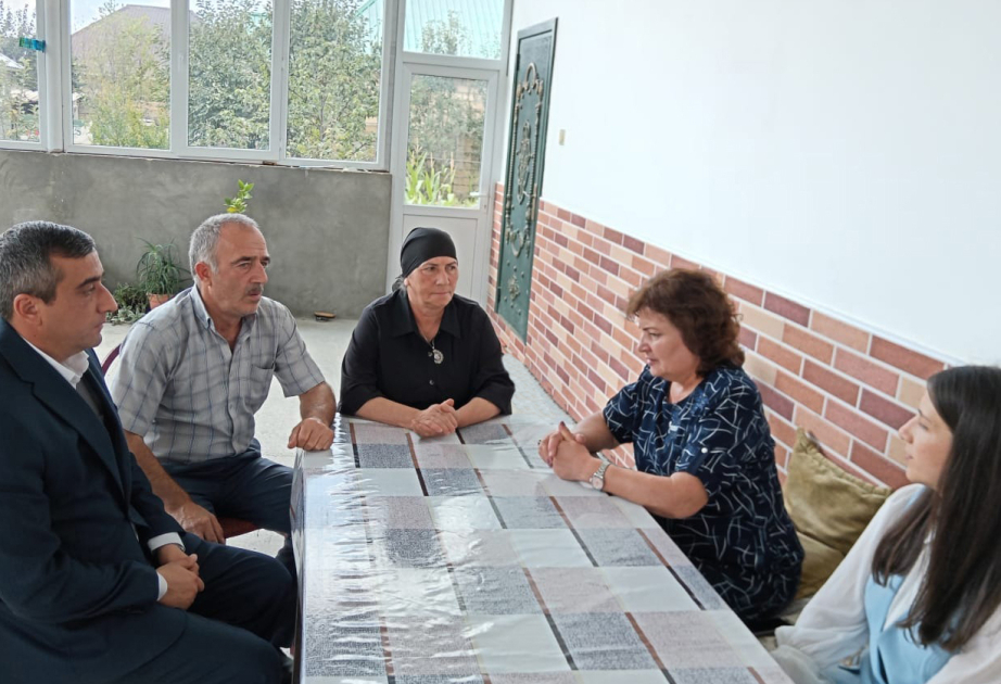 Anım Günü ərəfəsində Qəbələdə şəhid ailələri və müharibə əlilləri evlərində ziyarət olunub