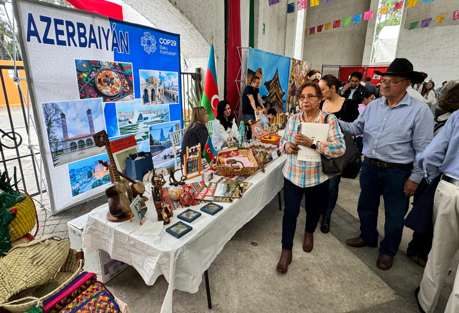 En Lienzo Charro de Constituyentes de México se ha presentado la cultura azerbaiyana