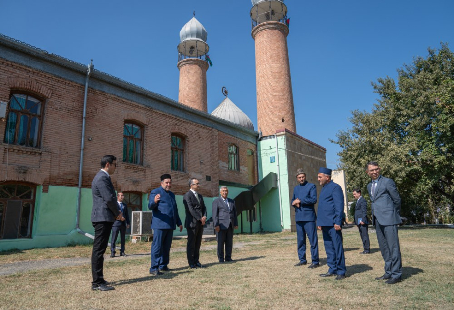 Komitə sədri Ağcabədi və Bərdədə dini ibadətgahları ziyarət edib