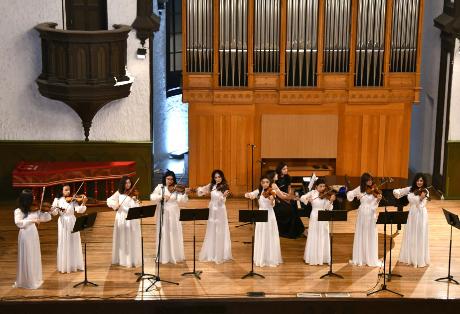 “Detaşe” violinoçular ansamblı konsert proqramı ilə çıxış edib