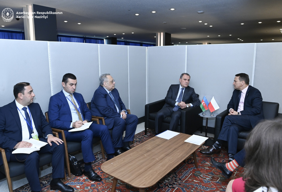 L’Azerbaïdjan et la Pologne échangent sur les nouvelles orientations de coopération