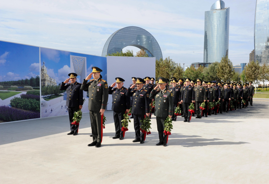 Daxili İşlər Nazirliyinin kollektivi Zəfər parkını ziyarət edib