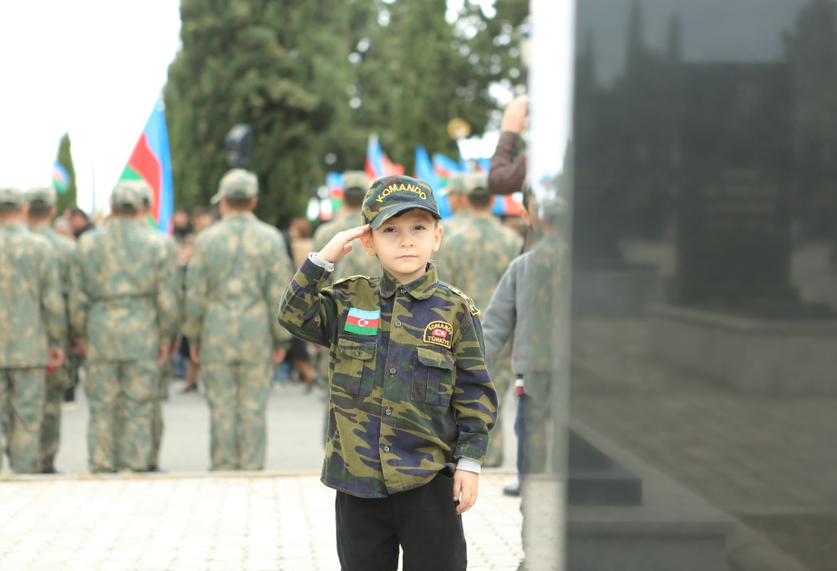 Gəncədə Memorial Abidə Kompleksi və Şəhidlər xiyabanı ziyarət edilib