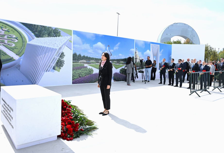 Employees of Ombudsman’s Office pay tribute to Azerbaijani martyrs