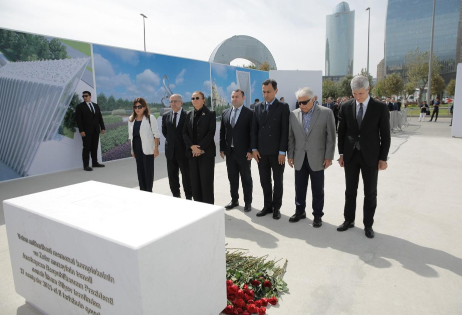 Mədəniyyət Nazirliyinin kollektivi şəhidlərimizin xatirəsini yad edib