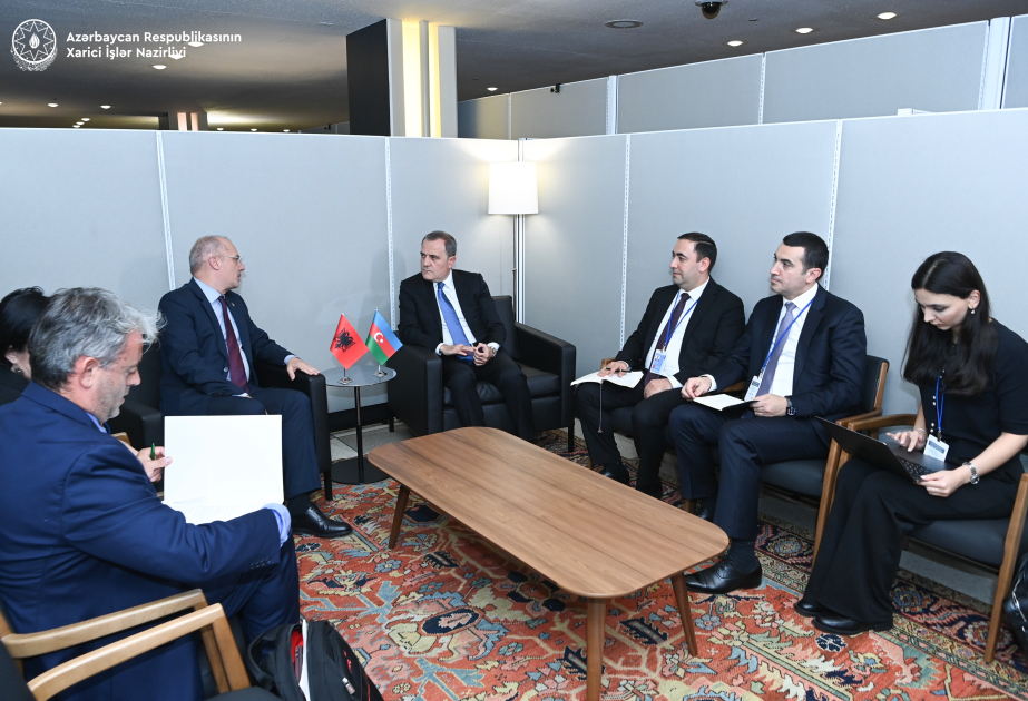 Aserbaidschan und Albanien erörtern bilaterale und multilaterale Zusammenarbeit