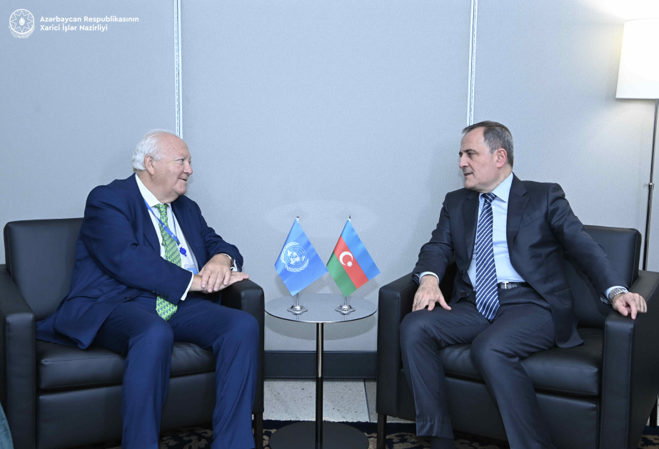 Canciller azerbaiyano informa al Alto Representante de la UNAOC sobre el proceso de paz con Armenia