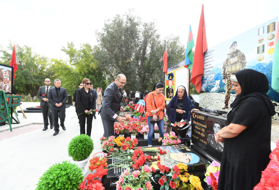 Naxçıvanda fəaliyyət göstərən media nümayəndələri şəhidlərin əziz xatirəsini anıblar