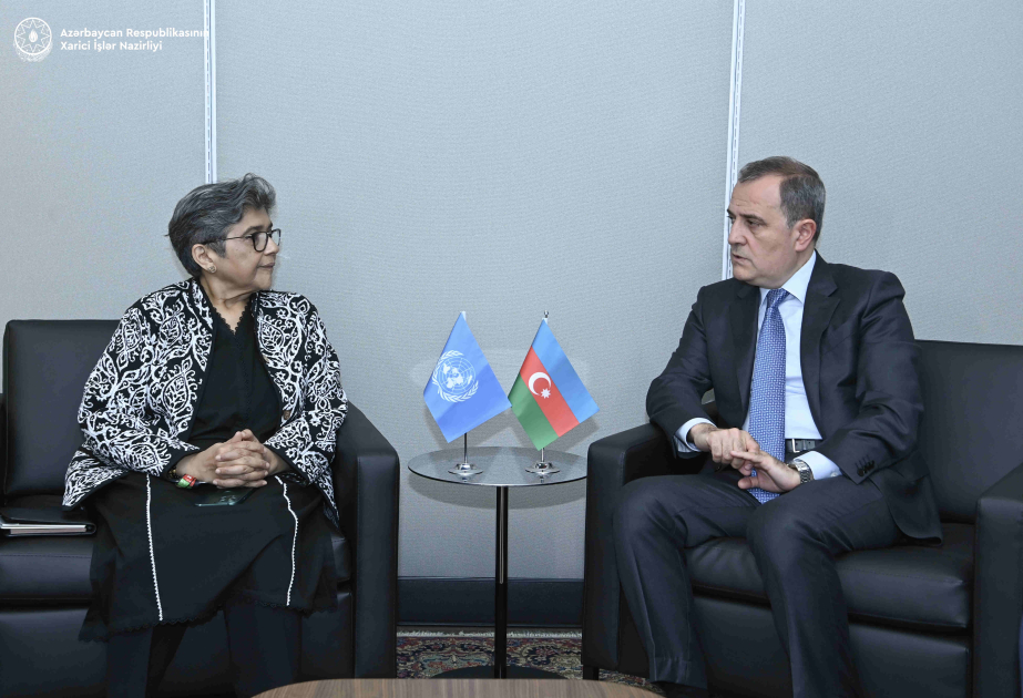 New York : Djeyhoun Baïramov et Rabab Fatima discutent des préparatifs de la COP29