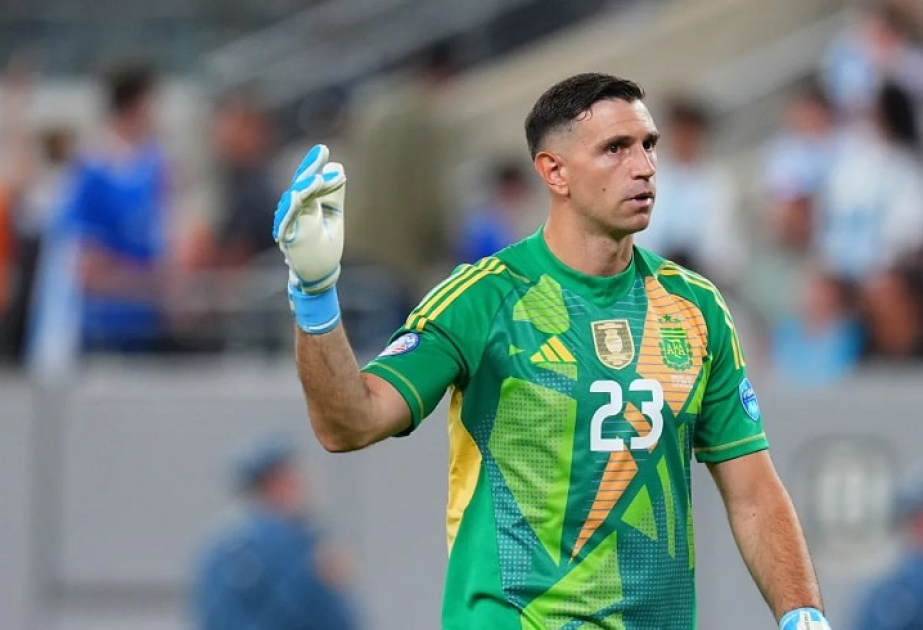 FIFA nalayiq jest edən argentinalı qapıçını iki oyunluq diskvalifikasiya edib