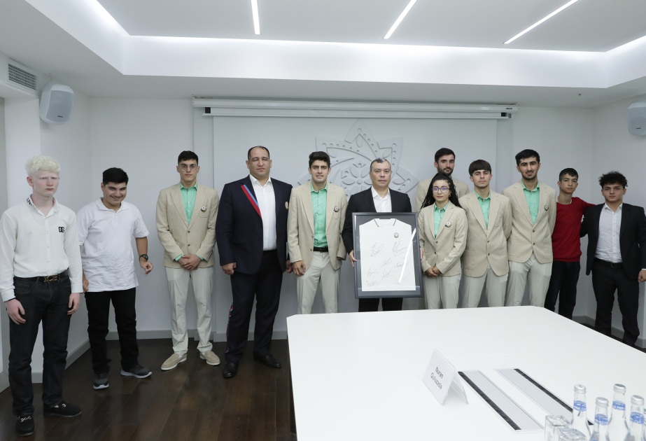 Paralimpiya mükafatçıları ilə görüş keçirilib
