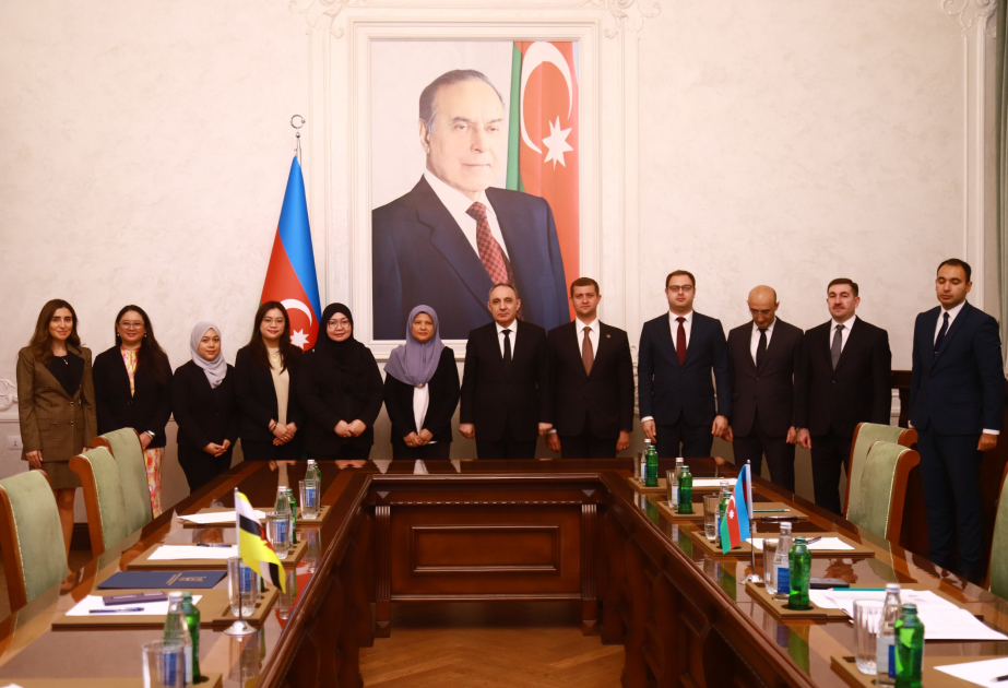 Kamran Əliyev Bruney-Darüssalamın baş prokurorunun rəhbərlik etdiyi nümayəndə heyəti ilə görüşüb