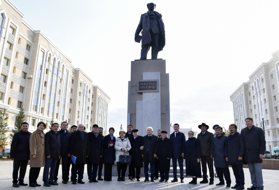 Kazakhstan’s Astana unveils monument to Mukhtar Auezov