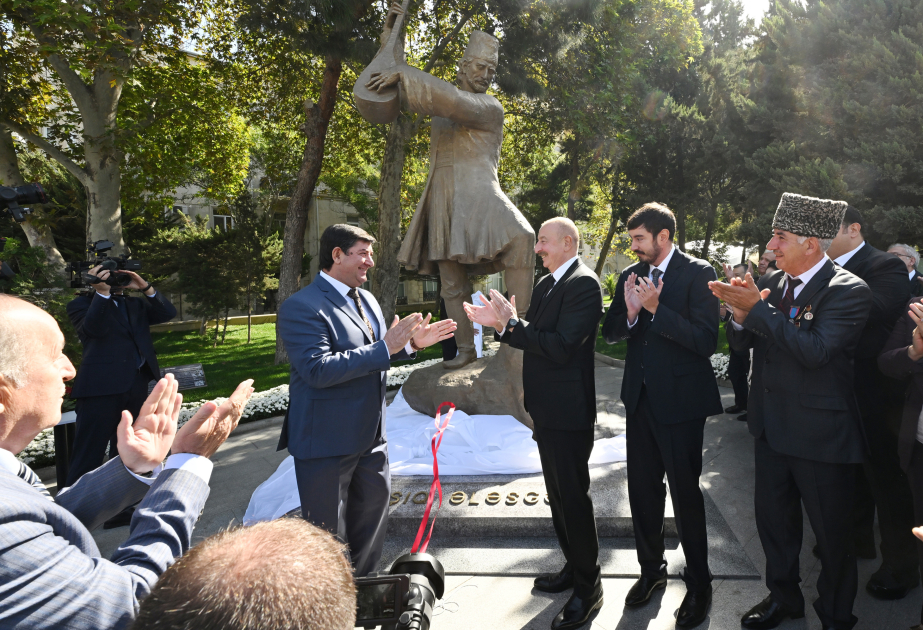President Ilham Aliyev attended the unveiling of Ashig Alasgar's statue in Baku VIDEO