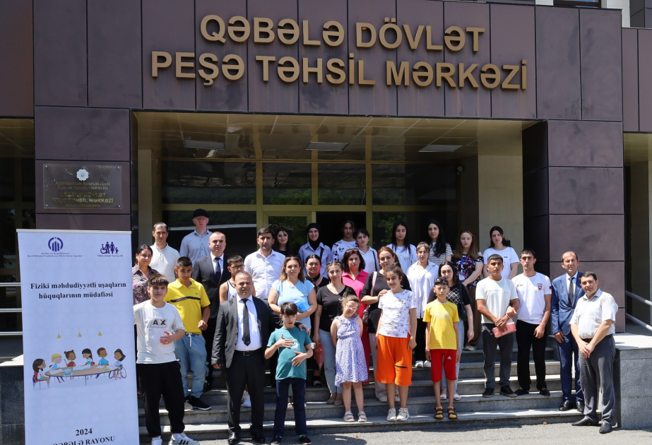 Qəbələdə fiziki məhdudiyyətli uşaqların valideynlərinə hüquqi yardım göstərilib