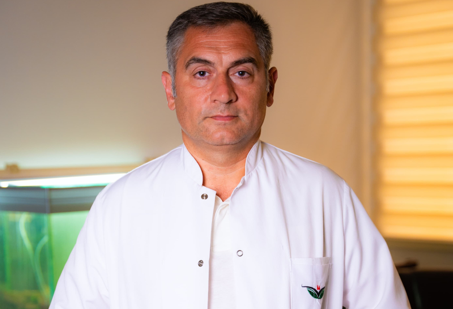 ®  Sadiq Bəbirov: Mobil telefonlardan mütəmadi istifadə yeniyetmələrdə qalxanabənzər vəzi xərçənginə səbəb olur