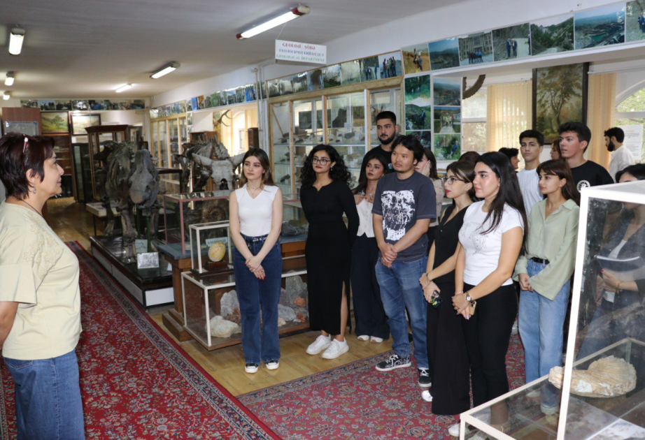 En el Museo de Historia Natural se impartió una clase interactiva para estudiantes de la BSU