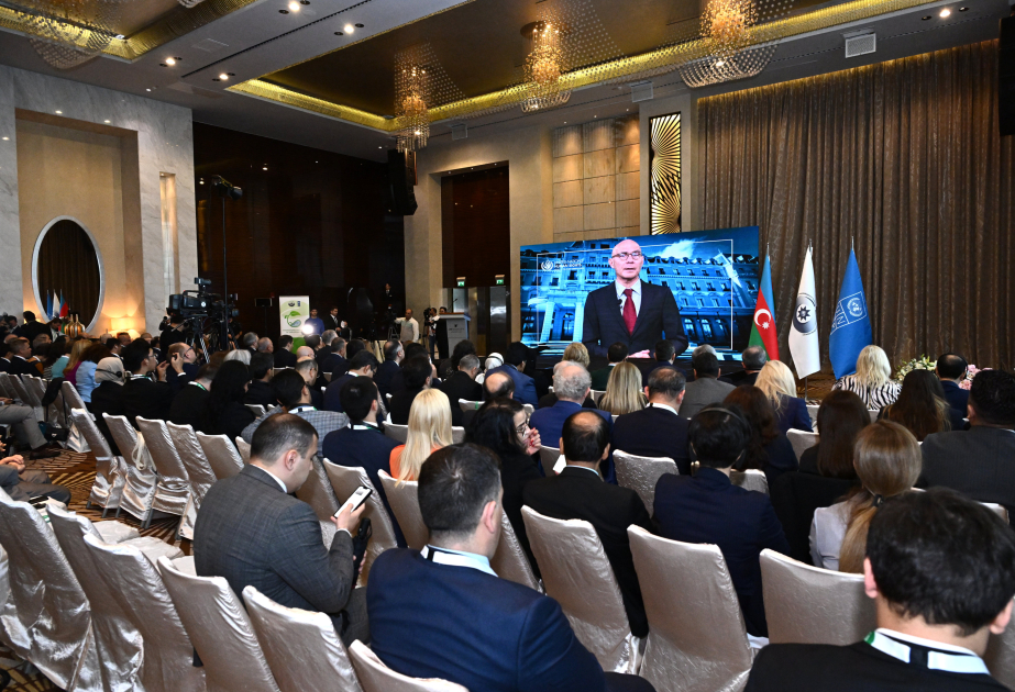 Ombudsmanların Beynəlxalq Bakı Forumu işini panel sessiyalarla davam etdirir