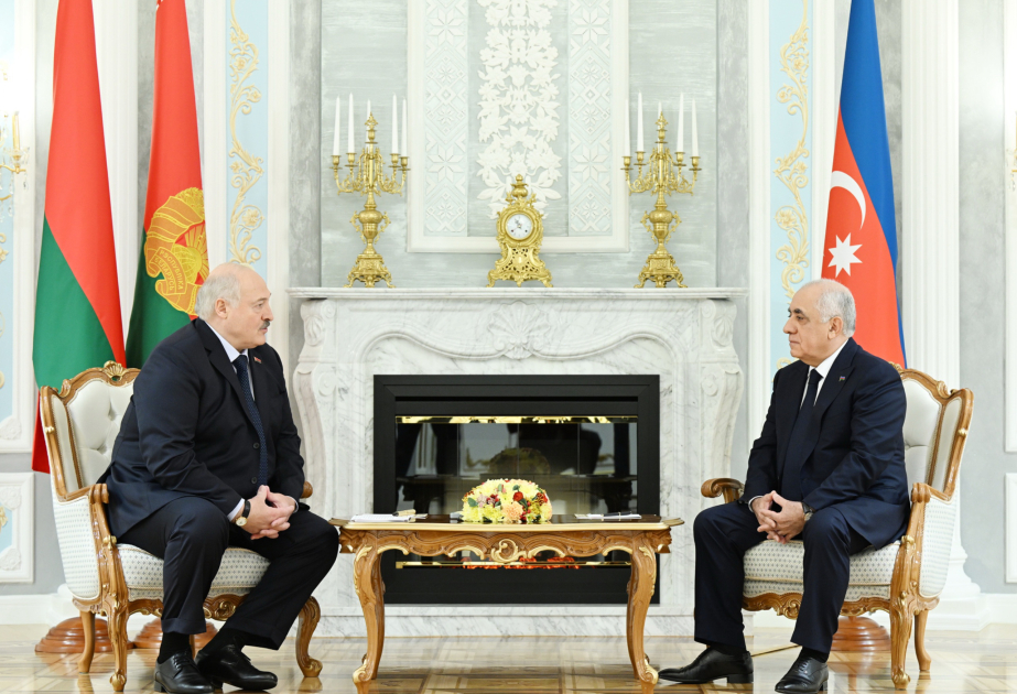 Baş nazir Əli Əsədov Minskdə Belarus Prezidenti Aleksandr Lukaşenko ilə görüşüb