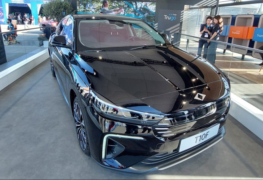 Türkiyə istehsalı olan yeni elektromobil modeli Adanada keçirilən “TEKNOFEST” iştirakçılarına təqdim edilib