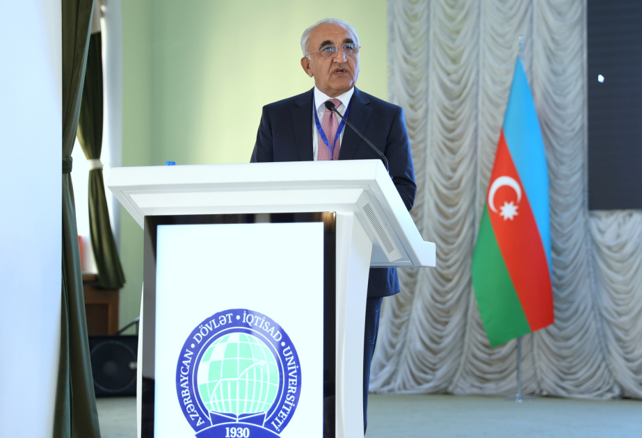 UNEC-də “Yaşıl iqtisadiyyat: elm, təhsil, texnologiya və innovasiya” mövzusunda beynəlxalq konfrans keçirilir