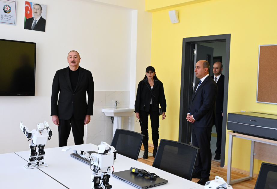 Le président de la République participe à l’inauguration d’un bâtiment scolaire à Djabraïl MIS A JOUR VIDEO