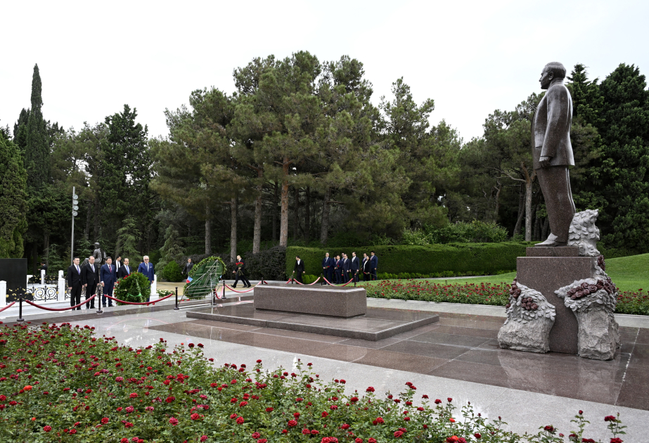 Le ministre turc de la Justice visite les allées d’Honneur et des Martyrs et le mémorial aux soldats turcs