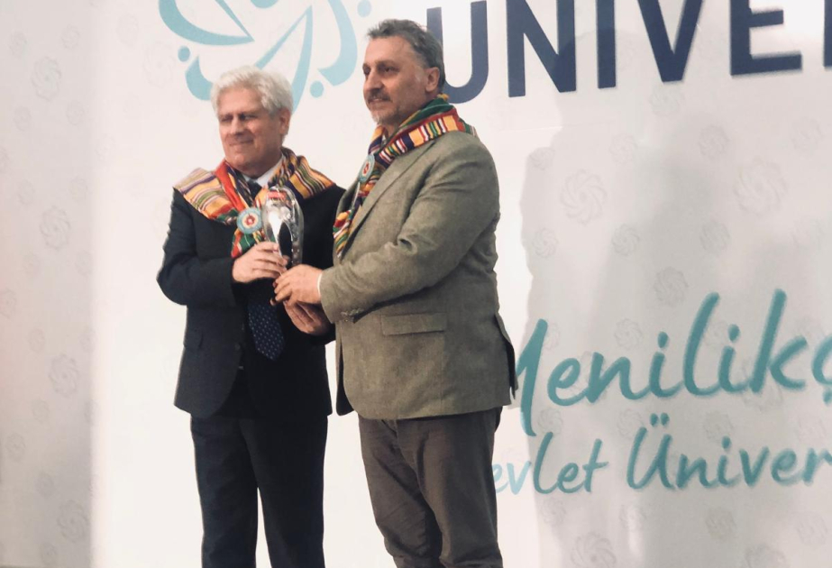 BDU-nun professoru Əl-Xarəzmi mükafatına layiq görülüb