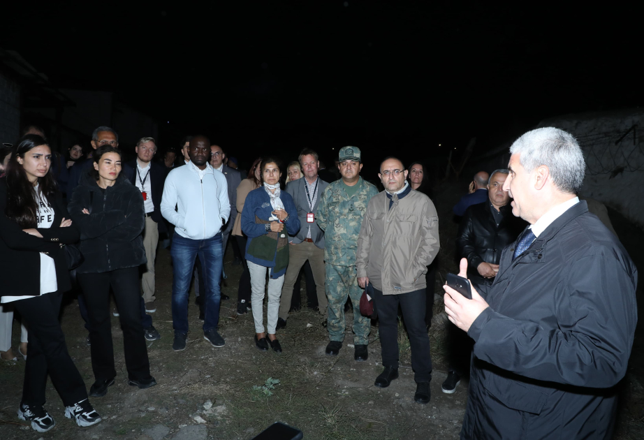 Los participantes en la Conferencia Internacional visitaron una fosa común descubierta el año pasado en el territorio de la prisión de Shusha