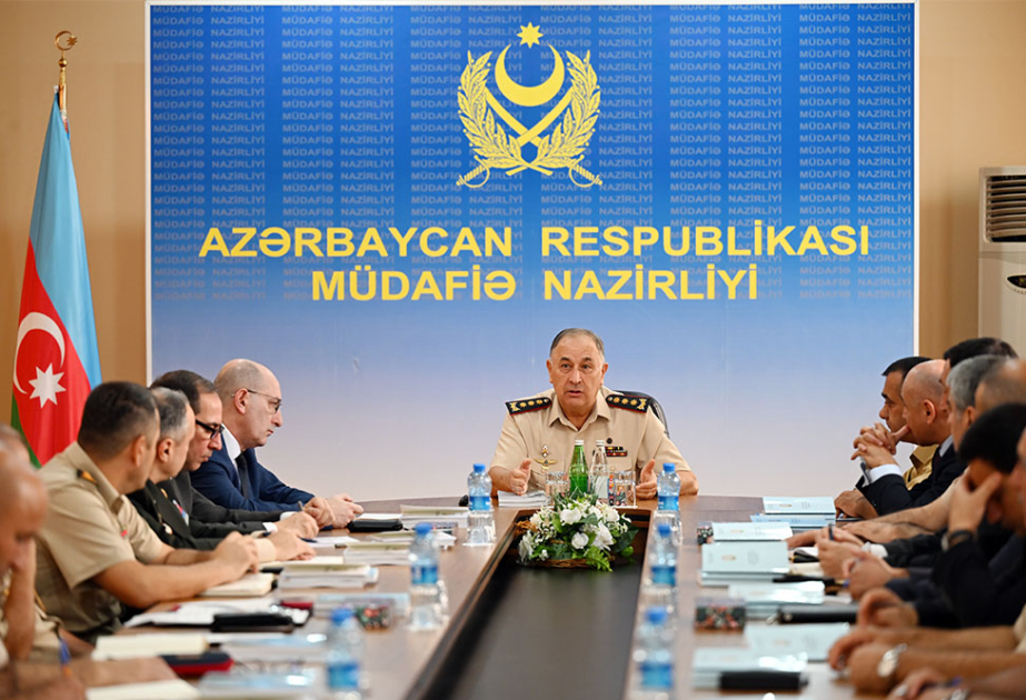 Yeni hərbi nizamnamə layihələrinin hazırlanması məqsədilə yaradılan işçi qrupunun görüşü keçirilib