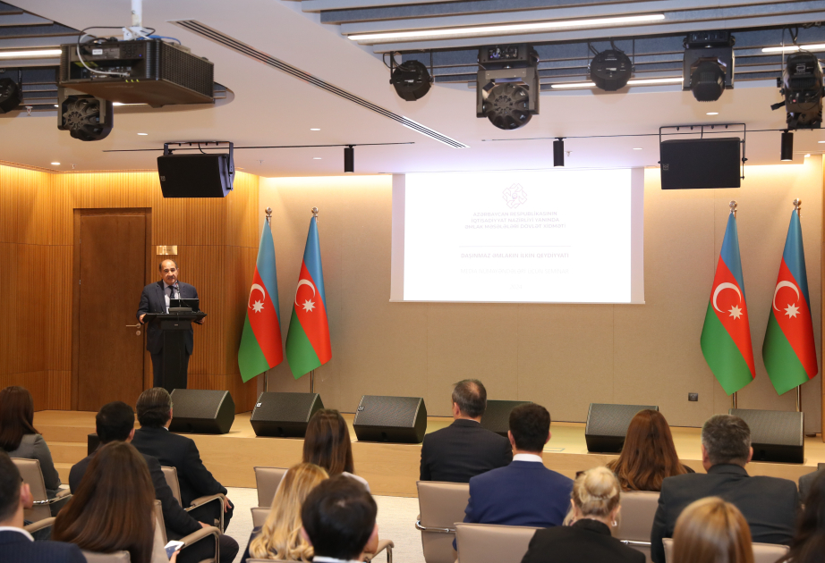 Media nümayəndələri üçün “Daşınmaz əmlakın ilkin qeydiyyatı” mövzusunda seminar keçirilib