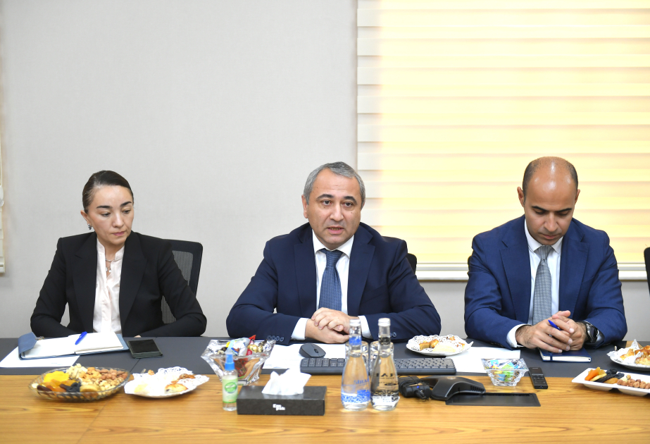 Zərifə Əliyeva küçəsində avtobus zolağının təşkili ilə bağlı ictimai dinləmə təşkil edilib