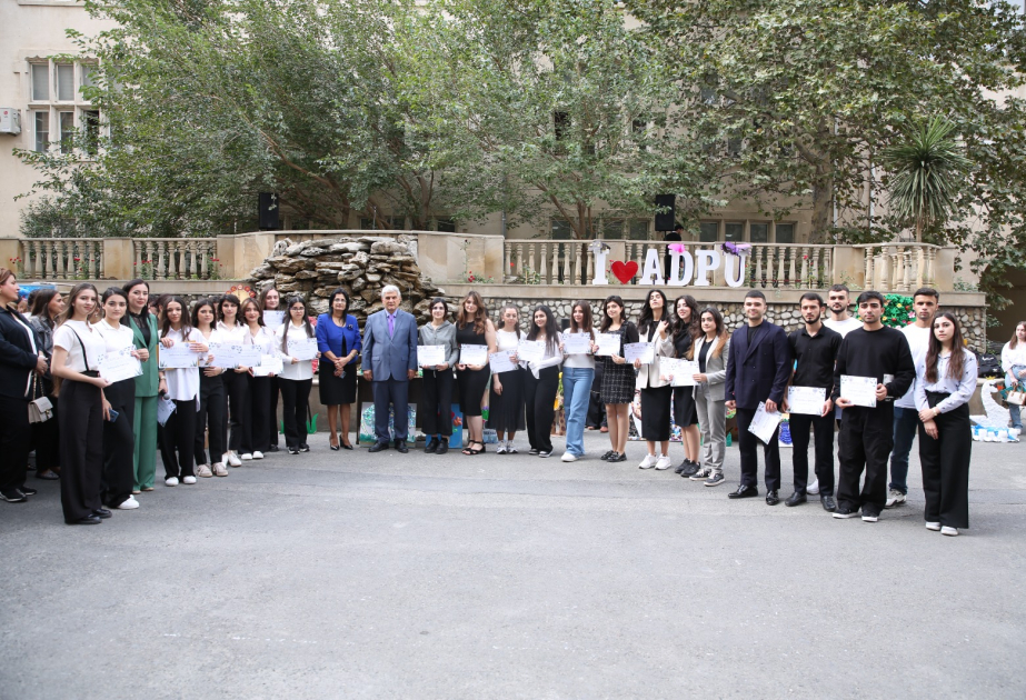 Pedaqoji Universitetdə ekosərgi: “Atma, yarat”