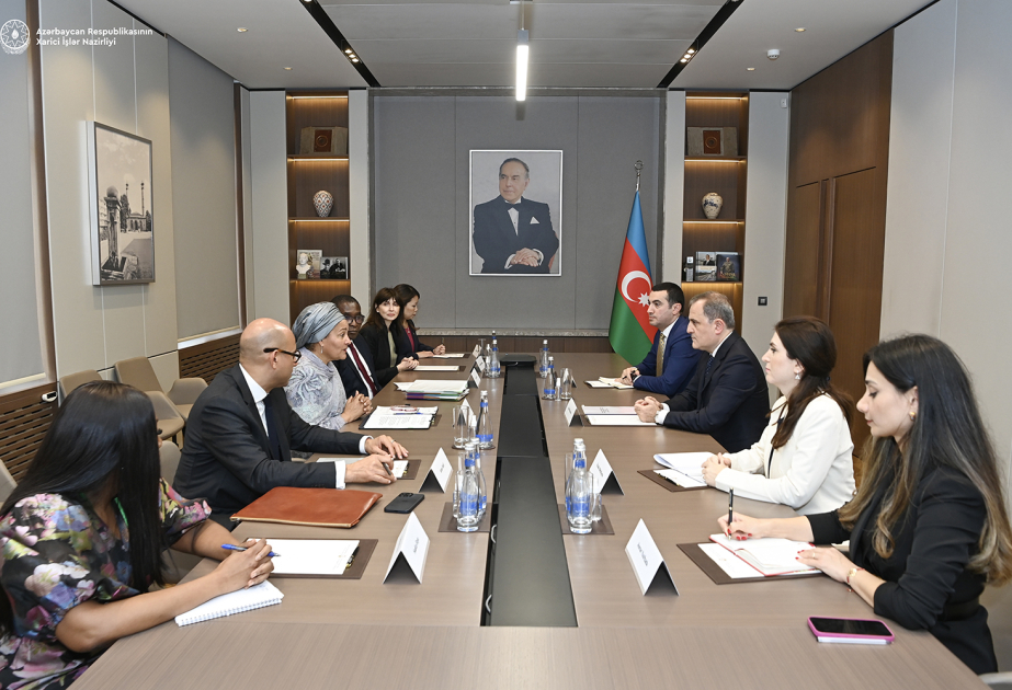 Se discute el estado actual y las perspectivas de desarrollo de las relaciones entre Azerbaiyán y la ONU