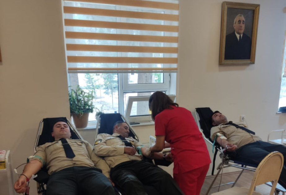 Hərbi qulluqçular könüllü qanvermə aksiyasında iştirak ediblər