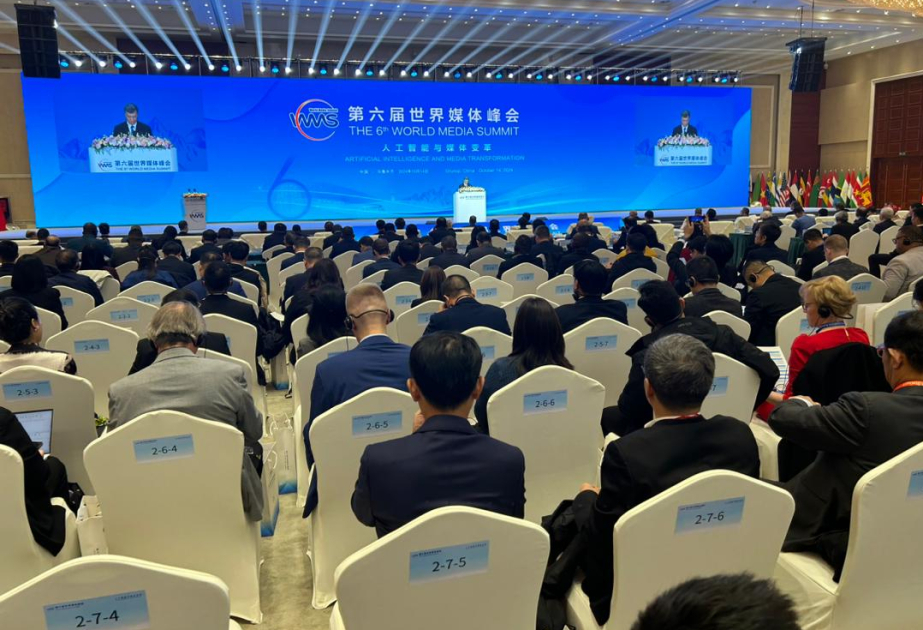Azerbaiyán está representado en la VI Cumbre Mundial de los Medios de Comunicación