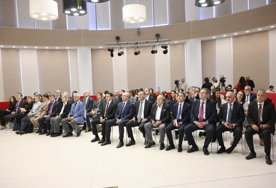 “ADA Universitetinin yeni Şəki kampusunun dizaynı” üzrə sertifikatlaşdırılmış təlim proqramına yekun vurulub VİDEO