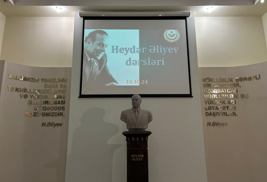 Yeni qəbul olmuş tələbələr ADPU-nun Heydər Əliyev Mərkəzində