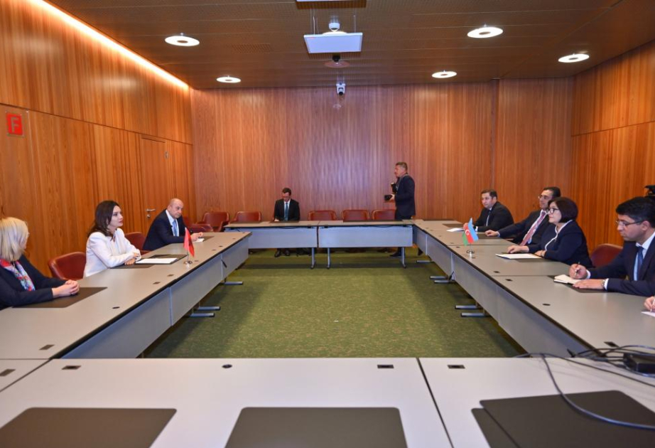 La présidente du parlement albanais informée de la Conférence parlementaire prévue à Bakou