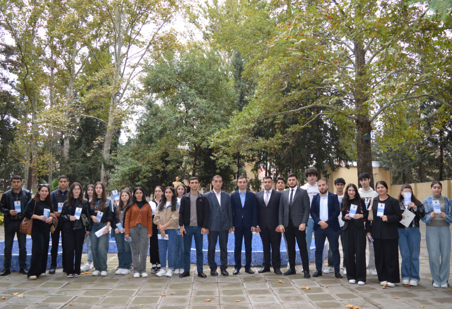 Mingəçevir Dövlət Universitetində Təhsil Tələbə Kredit Fondunun nümayəndələri ilə görüş keçirilib