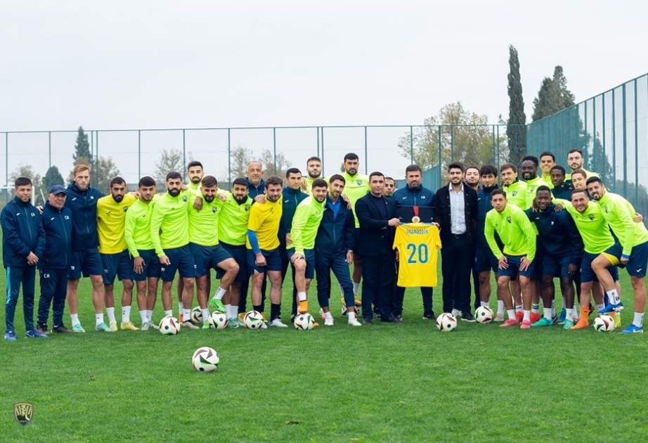 Paralimpiya çempionu “Kəpəz” klubunun məşqində olub