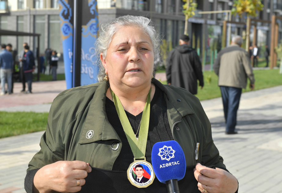 Şəhid anası: Övladlarımız Prezidentimizin “dəmir yumruğu” ətrafında birləşərək torpaqlarımızı işğaldan azad etdilər