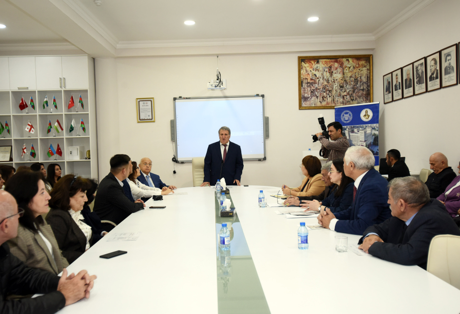 Ədəbiyyat İnstitutunda Xalq yazıçısı İlyas Əfəndiyevin 110 illiyi qeyd edilib