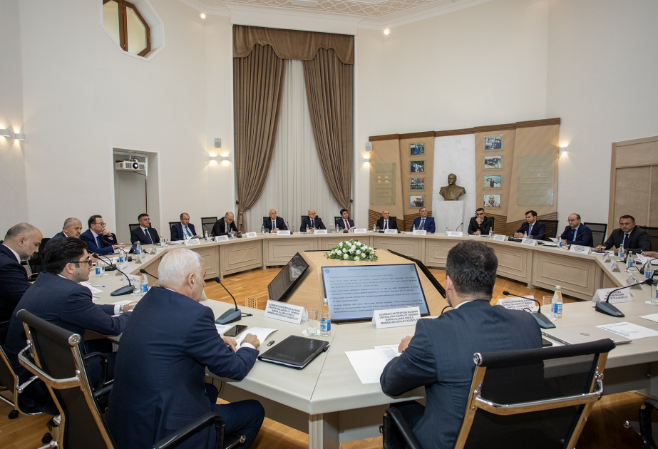 Bərpaolunan enerji mənbələrindən istifadə sahəsində layihələrin həyata keçirilməsinə dair Komissiyanın növbəti iclası keçirilib