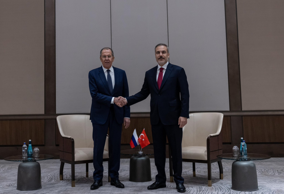 Hakan Fidan rusiyalı və ermənistanlı həmkarları ilə görüşüb VİDEO