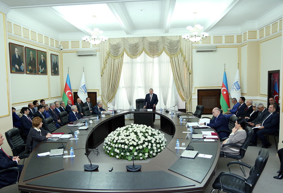 AMEA-da dünya elminin prioritetlərinə dair məruzə dinlənilib