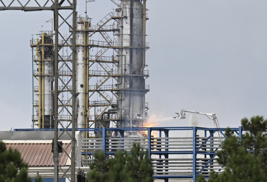 Пожар на Нефтеперерабатывающем заводе в Баку потушен в короткие сроки -  ОБНОВЛЕНО