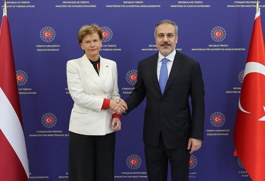 Türkiyənin xarici işlər naziri terrorizmlə mübarizədə səyləri birləşdirməyə çağırıb
