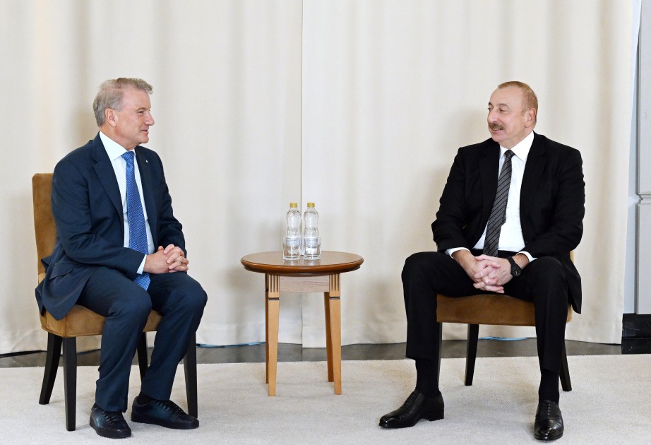 Präsident Ilham Aliyev trifft sich mit Präsident von Sberbank in Kasan  AKTUALISIERT VIDEO